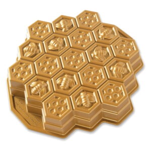 Forma na pečení ve tvaru medové plástve ve zlaté barvě Nordic Ware Bee